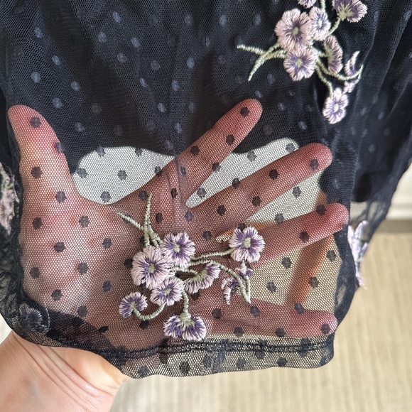 Embroidered Floral Blouse - Picture 4 of 6